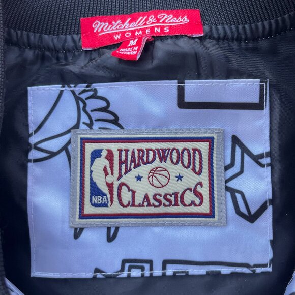 MITCHELL & NESS LAKERS GRAPHIC DOODLE SATIN BOMBER JACKET Women’s sz M White - Picture 5 of 13